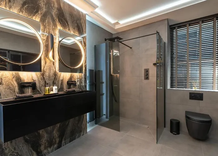 Sovo - Luxury Romantic Westend With Jacuzzi Bath Apartment