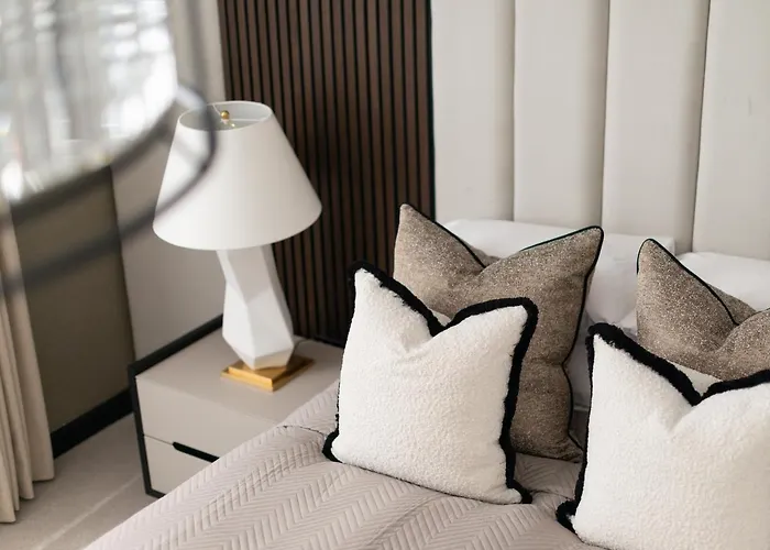 Sovo - Luxury Romantic Westend With Jacuzzi Bath Apartment