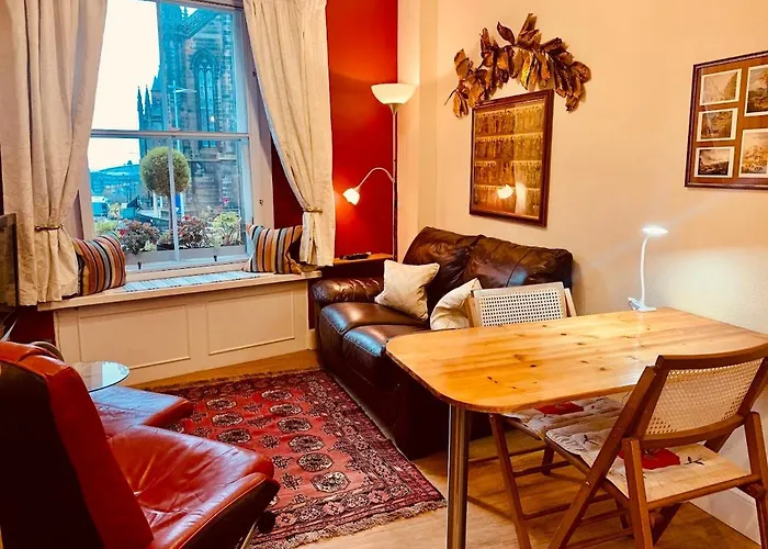 Royal Mile Apt, Just 1 Min From Castle!
