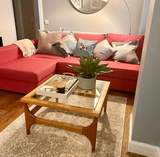 Large 2 Bedroom, Ground Floor Flat, Close To Daire *