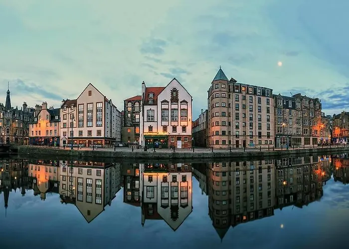 My Waterfront Apartment, Views Over Water Of Leith Edinburgh