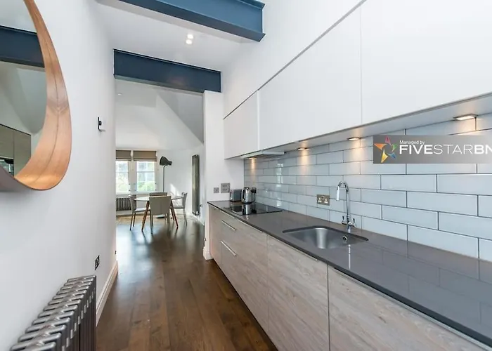 Cool Urban With Stunning Castle Views Эдинбург