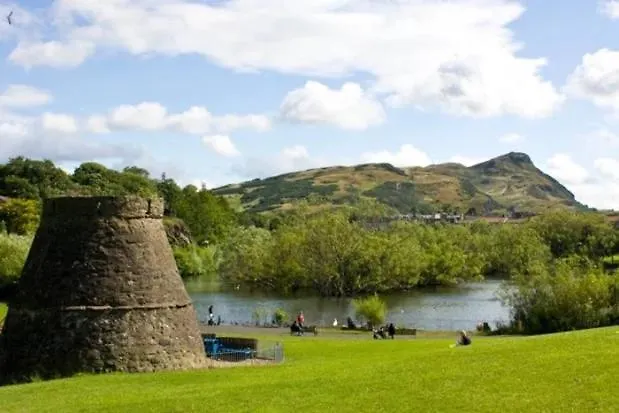 Spacious Retreat At Prime Location With Free Parking& Balcony