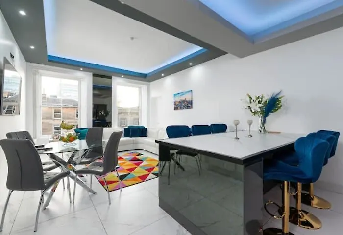 Spacious Modern Centre Castle Views דירה אדינבורו
