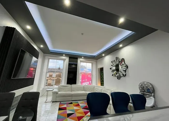 Spacious Modern Centre Castle Views דירה אדינבורו