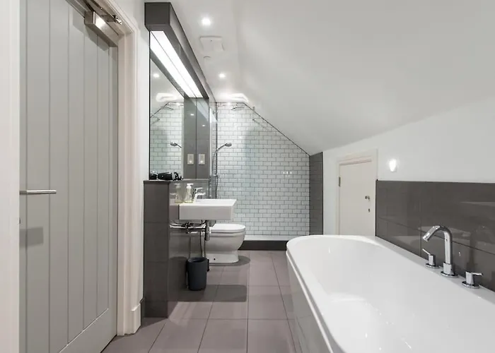 Cool Urban With Stunning Castle Views Апартаменты