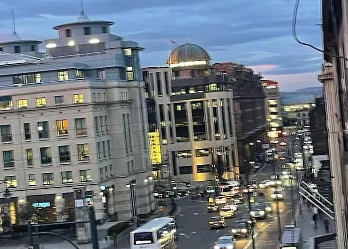 Spacious Modern Centre Castle Views דירה אדינבורו