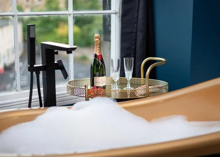 Spacious Modern Centre Castle Views דירה אדינבורו