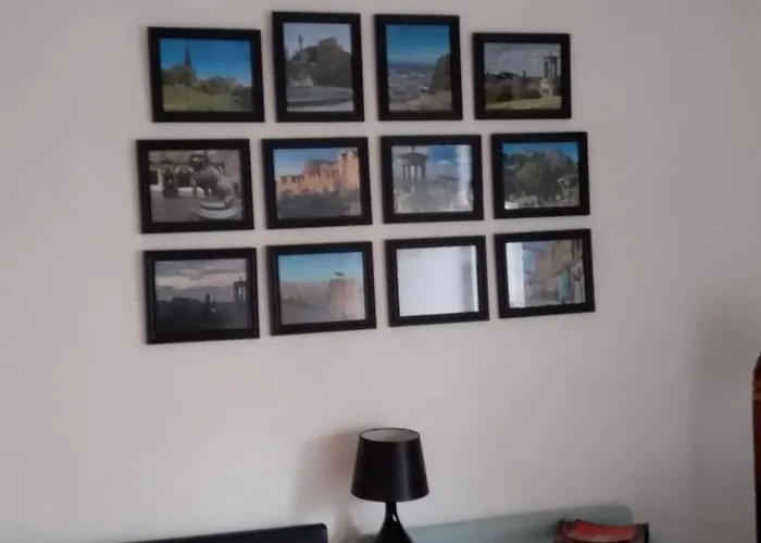 Two Bedroom With Free Side Street Parking 24 Apartment Edinburgh