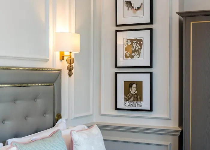 Righ Residences - George Street Aparthotel Edinburgh