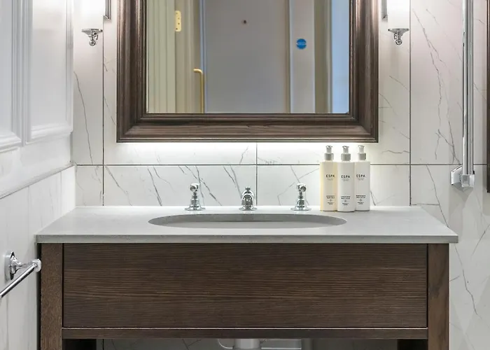 Righ Residences - George Street 4*
