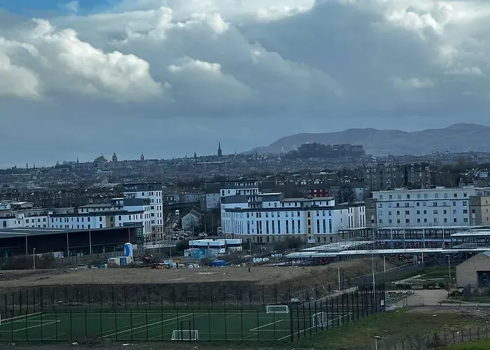 Spacious Penthouse * Edinburgh