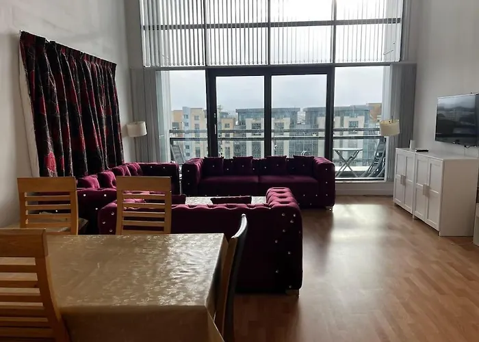 Spacious Penthouse Daire