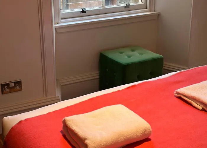 Modern Flat With Views By The Royal Mile *
