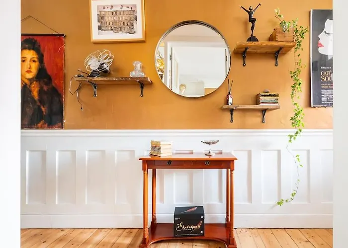 Apartmán The Holyrood Park Hideaway Is A Lush & Arty 2 Double Bed *