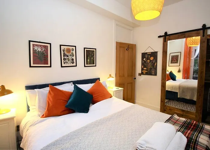 Apartmán The Holyrood Park Hideaway Is A Lush & Arty 2 Double Bed *