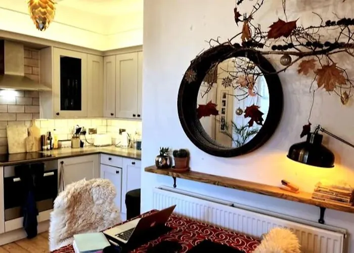Apartament The Holyrood Park Hideaway Is A Lush & Arty 2 Double Bed Edynburg