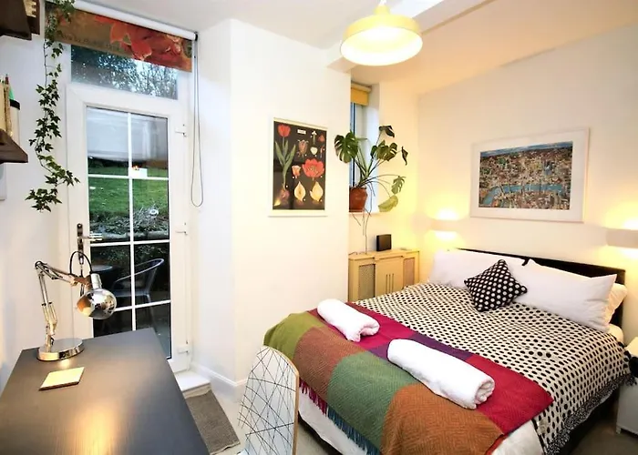 Apartmán The Holyrood Park Hideaway Is A Lush & Arty 2 Double Bed