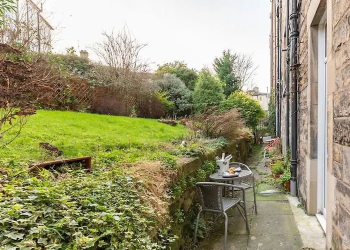 Apartament The Holyrood Park Hideaway Is A Lush & Arty 2 Double Bed Edynburg