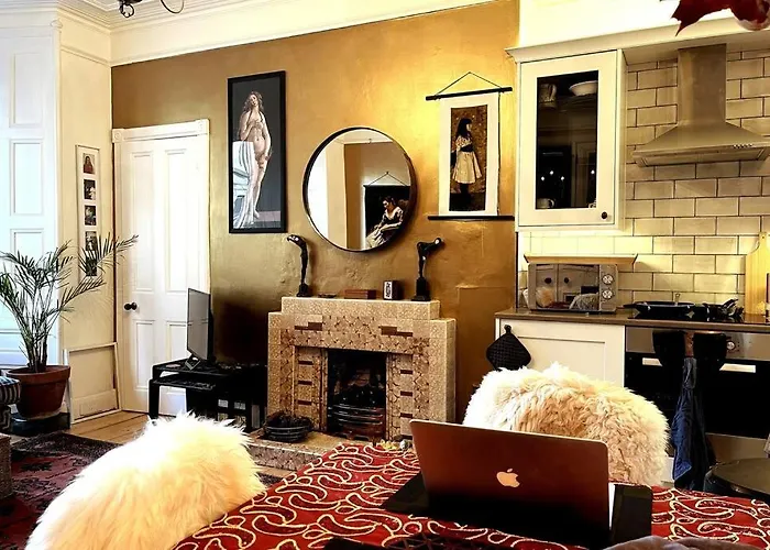 Apartmán The Holyrood Park Hideaway Is A Lush & Arty 2 Double Bed *