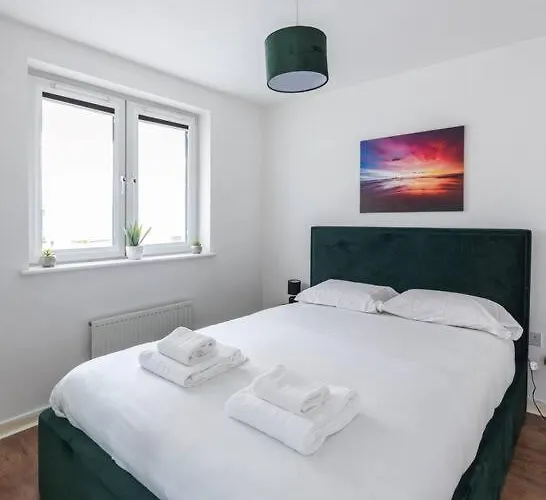 Apartment Stunning 1 Bd Flat In Lochend Park With A Patio Edinburgh
