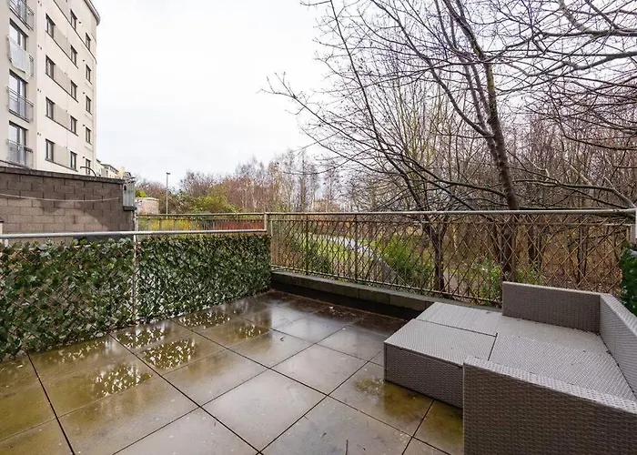 Apartment Stunning 1 Bd Flat In Lochend Park With A Patio Edinburgh