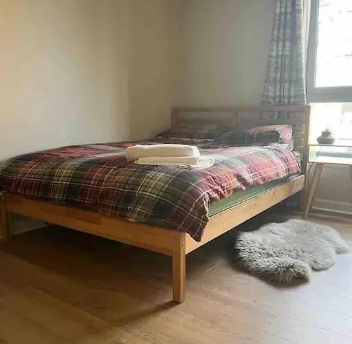 Modern 2 Bedrooms & Two Bathrooms * Edinburgh