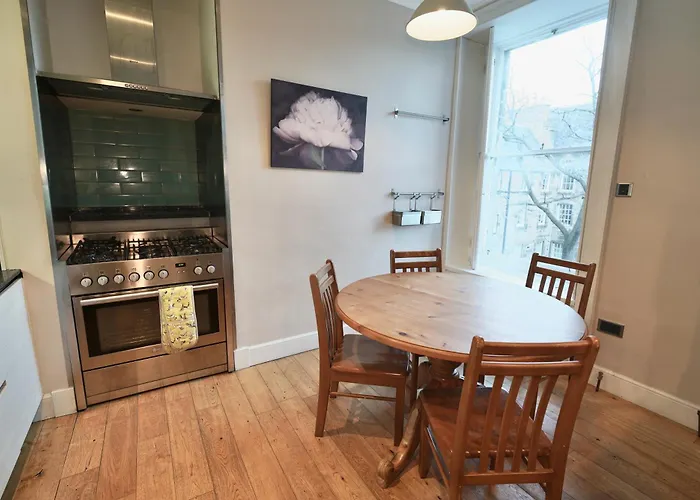 Spacious 2 Bed Next To Royal Mile & Waverley 公寓 爱丁堡