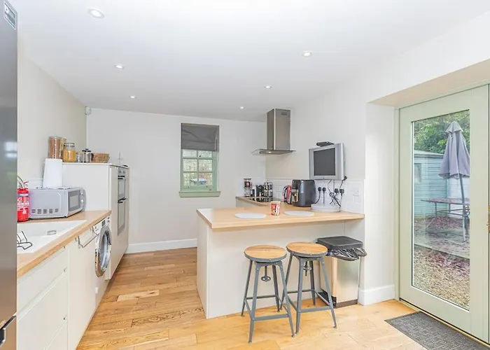 The Gate House - 3 Bed & Parking