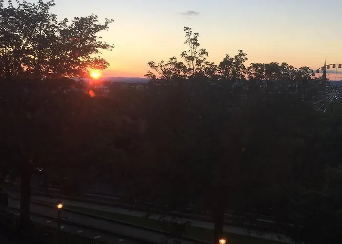 Apartment Modern Flat With Views By The Royal Mile