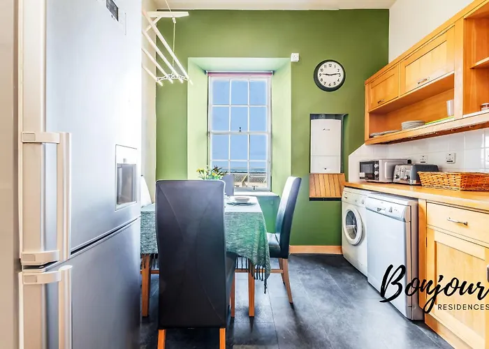 Apartment Belleville Central St James Quarter Free Offsite Parking & Views By Bonjour Residences *