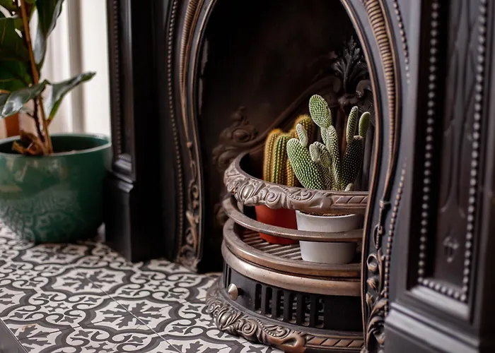 Apartman Stylish Victorian Apartment's Close To The Botanical Gardens, Free Parking! Edinburgh