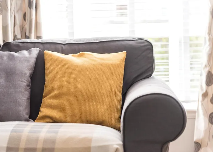 Cosy Roseburn Apartment, - 2 Bedrooms, Free Parking