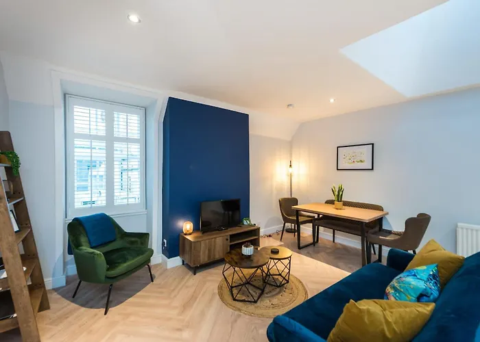 Quiet, 2 Bedroom Royal Mile Gem Apartamento Edimburgo