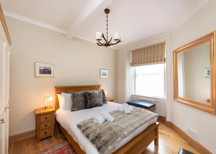 Charming Grassmarket 1 Bed Castle Pad אדינבורו