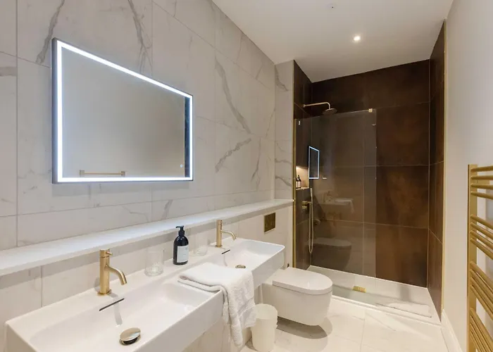 Dragon Luxury Serviced At Walker Street Apartament