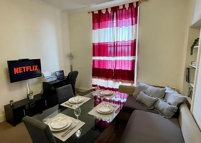 Comfy 2 Bedroom Flat Near City Center Apartament Edynburg