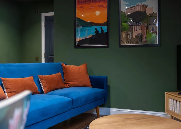 89 The Merchants- Chic By The House Of Danu Edinburgh