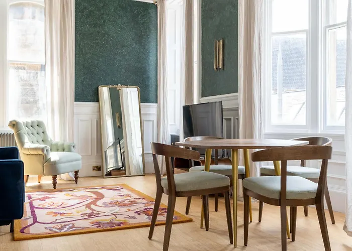 89 The Merchants- Chic By The House Of Danu Edinburgh