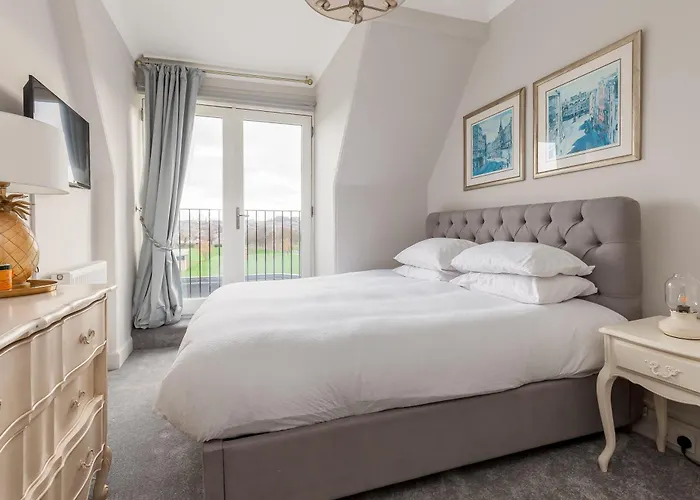 Apartman Stylish Victorian Apartment's Close To The Botanical Gardens, Free Parking!