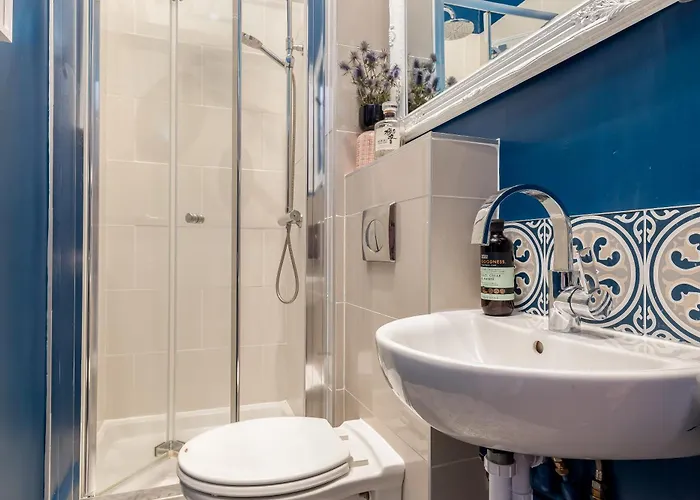 Apartman Stylish Victorian Apartment's Close To The Botanical Gardens, Free Parking! *