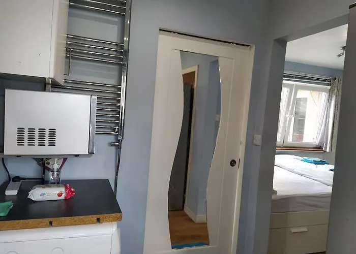 Privatunterkunft Double Ensuite Room, 1-minute Walk To Bus Stop *