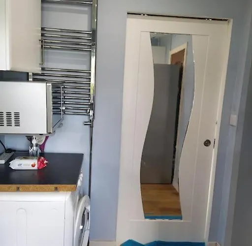 Privatunterkunft Double Ensuite Room, 1-minute Walk To Bus Stop *