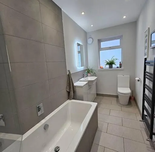 Prázdninový dům Kaimes Kip: Stylish Five Bedroom *