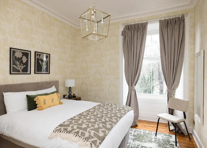 Joivy Stylish Flat Near Calton Hill Edinburgh