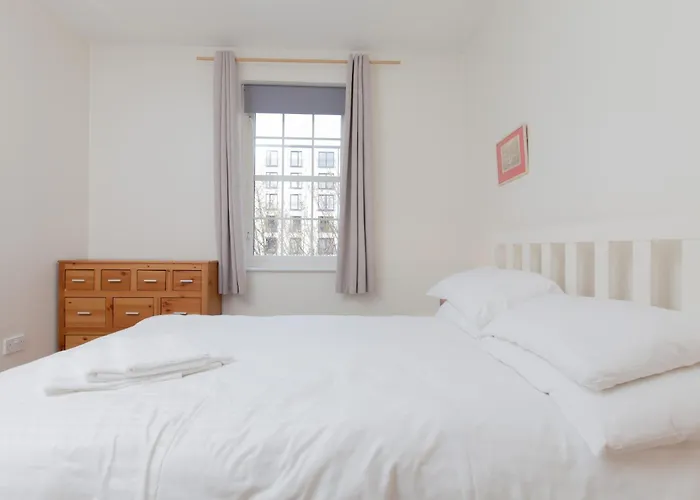 Attractive Leith إدنبرة