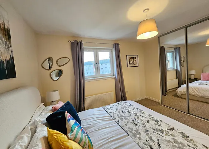 2 Bed Apt, 4 Beds With Parking Appartement