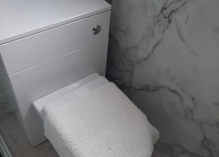 ベッド・アンド・ブレックファスト アナザー ルーム 4*