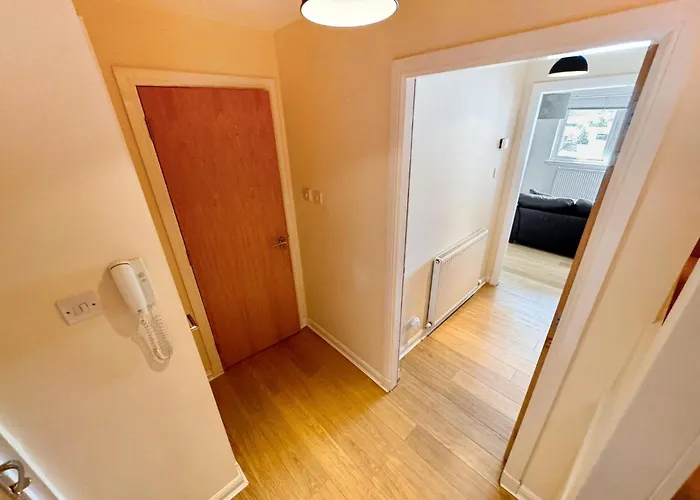 דירה Arthurs Penthouse - Central Leith Walk 2-storey - Free Parking & Fast Wifi אדינבורו