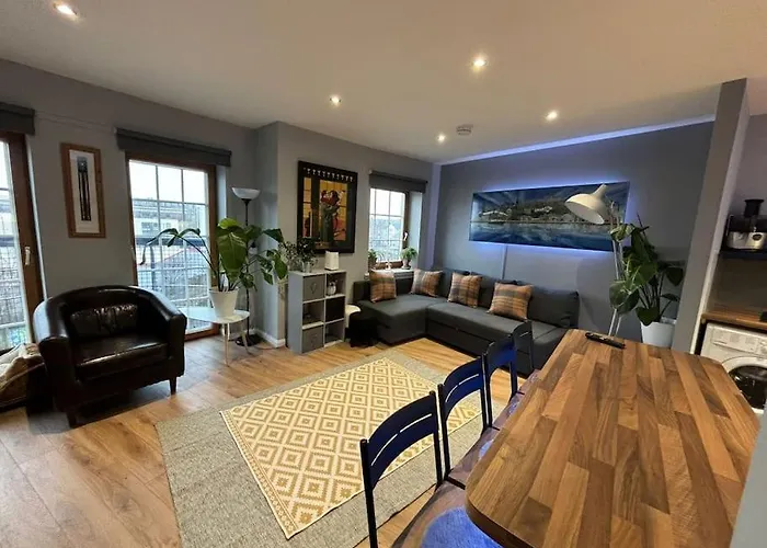 Sunshine On Leith. The River View Apartment! *